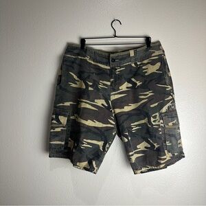 Mada Camo Shorts Size 38 Jhorts Vintage